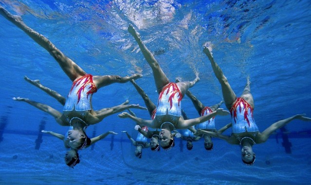 华体会|德赫亚神扑定格经典瞬间，普利西奇单刀被拒演绎攻防对决—AC米兰与佛罗伦萨战术博弈全景纪实