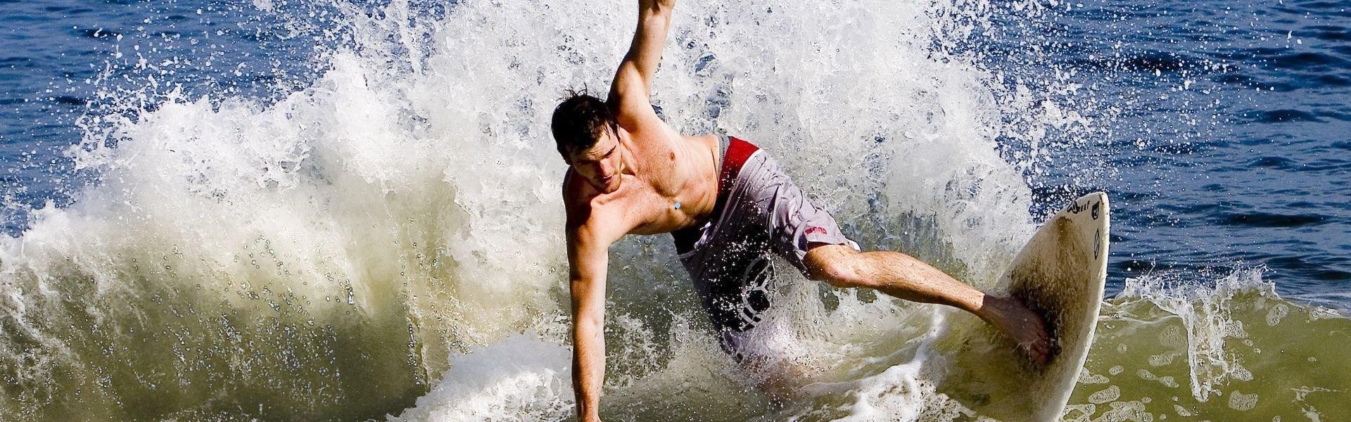 华体会：林雨薇福建校园行，双冠王传递体育精神 点燃学子梦想