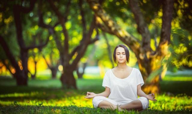 【华体会体育】乌布雷半场狂飙对飚杜兰特，首节11分点燃全场助队领先