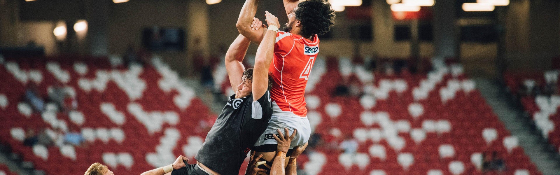 华体会-字母哥更衣室爆料引热议，雄鹿队友客场购PS4游戏机竟遗落酒店，球队文化再成焦点