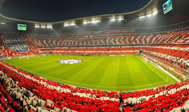 华体会体育app-中国混血不败新星隆尼·卡瓦纳3月22日UFC激战巴西强敌费利佩·多斯·桑托斯，格斗界瞩目巅峰对决