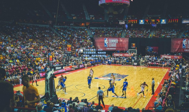 【华体会体育】2025年足坛震撼弹，梅西或登陆英超，曼联同步启动拉什福德回归计划